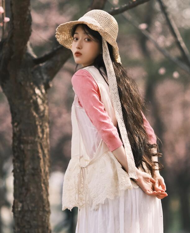 亚洲国产精华液网站W,欧美精产国品一二三产品特点,国产精品一区二区尿失禁,久99久热只有精品国产15